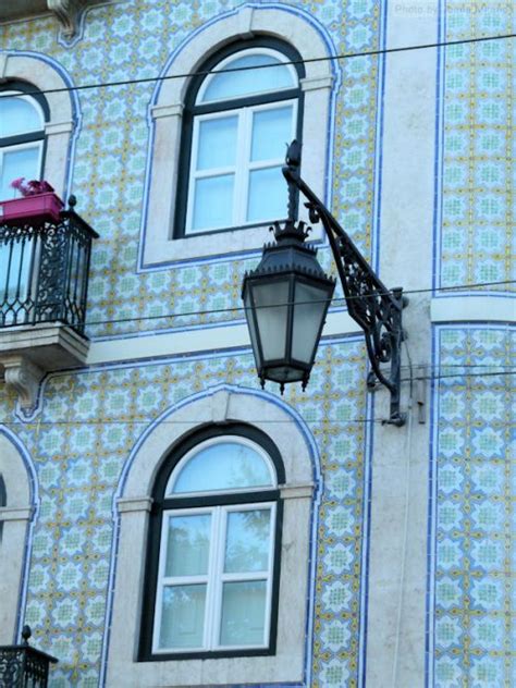 tiled house in Lisbon | Portuguese tiles, Lisbon, Portuguese