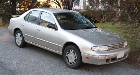 1995 Nissan Altima SE 4dr Sedan 5-spd manual w/OD