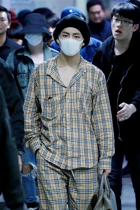 Pin de Kim Taehyung en V Fashion en 2020 | Estilo urbano, Ropa bts, Estilo de aeropuerto