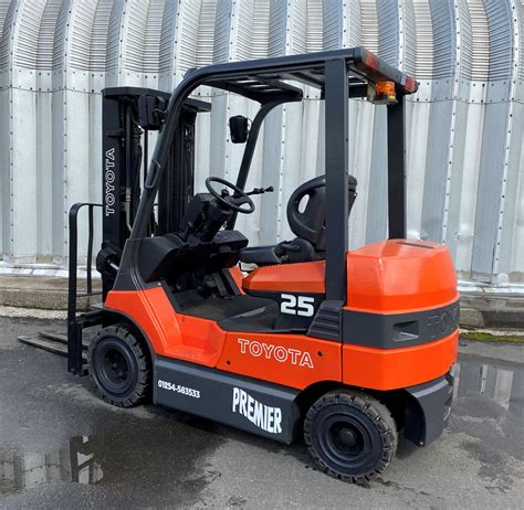 TOYOTA 7FB25 ELECTRIC Fork Lift - | Premier Fork Lifts