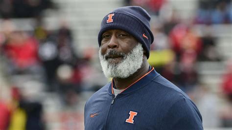 Illinois gives coach Lovie Smith a two-year extension despite nine wins ...