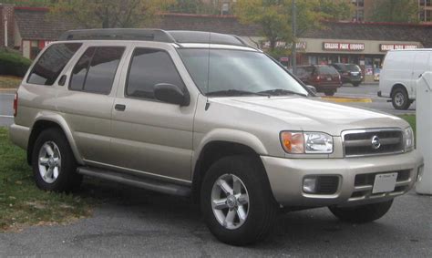 File:03-04 Nissan Pathfinder.jpg