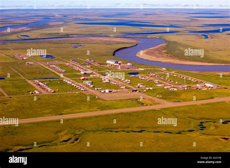 Nuiqsut alaskan village hi-res stock photography and images - Alamy