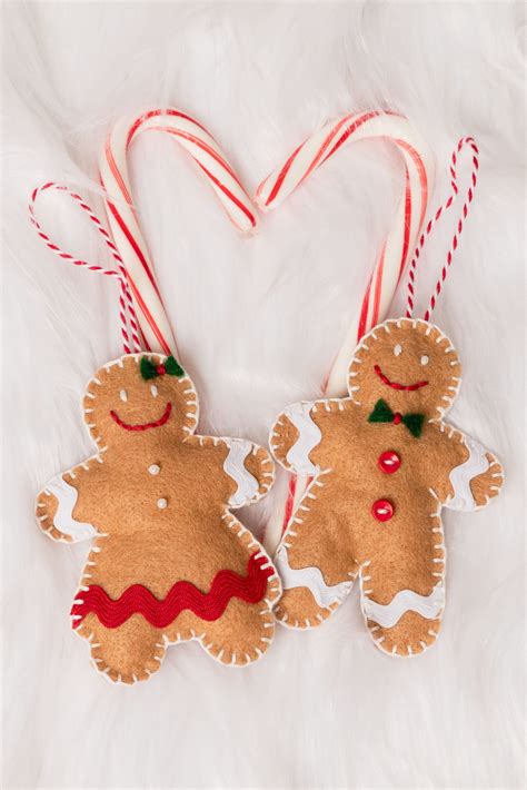 Easy Felt Christmas Ornaments - Kippi at Home