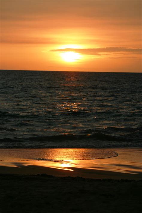 Sunset over Hapuna Beach | Big island hawaii, Big island, Beautiful beaches