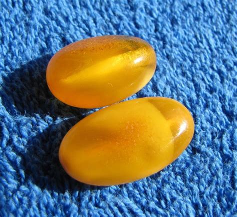 Natural Baltic amber 3.2 gr yolk yellow polished beads 琥珀 olive super # ...
