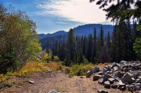 Premium Photo | Lake martha hiking sunset peak great western trail ...