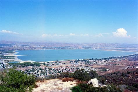 Lake Elsinore, California [OC][3072x2048] : r/CaliforniaPics