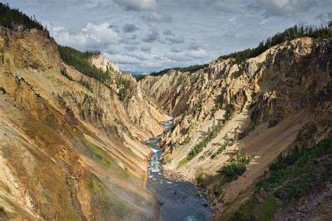 Landscape Scenery of Yellowstone National Park · Free Stock Photo