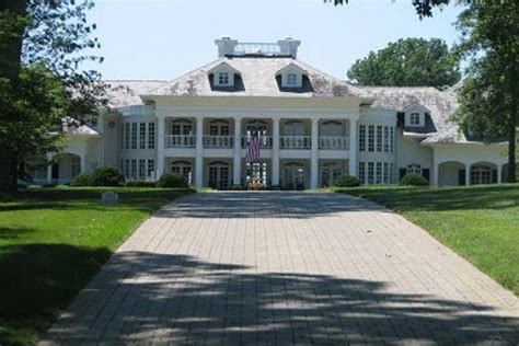 Look Inside Country Singers' Most Southern-Style Homes [Pictures]