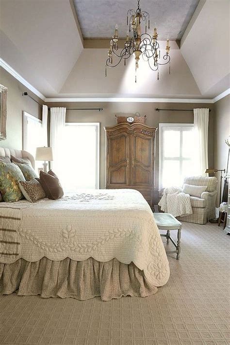 30+ Cool French Country Master Bedroom Design Ideas With Farmhouse Style