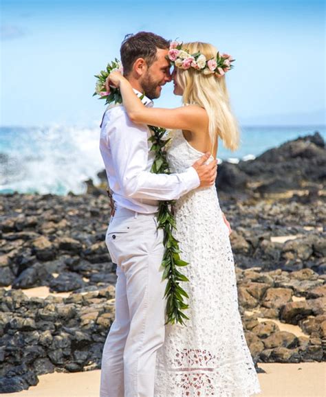 Hawaiian Wedding Traditions - Ancient Hawaiian Weddings