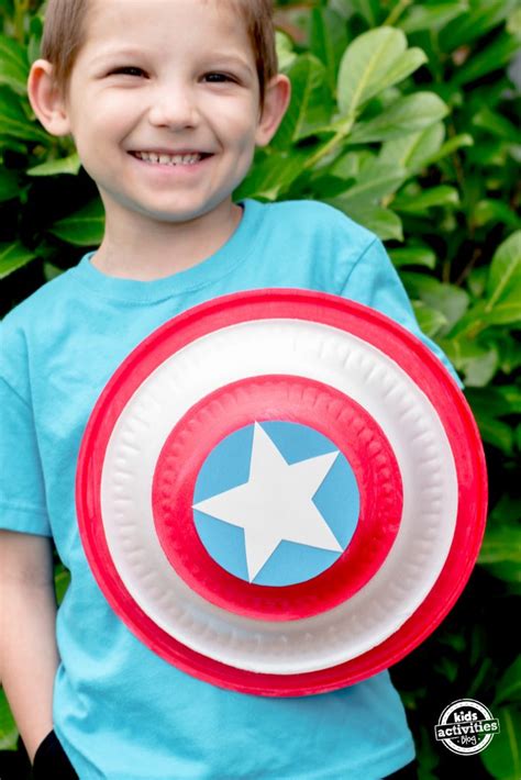 Captain America shield | A simple paper plate craft for kids - Remumber.com