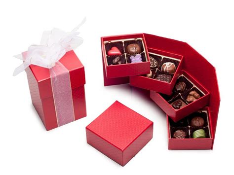 Tower Box in Red or Brown, 16 pc. – Schmid's of San Clemente Fine Chocolate Shop