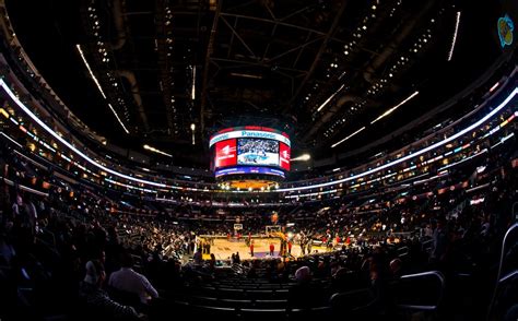 Staples Center, The Headquarters of LA Lakers - Traveldigg.com