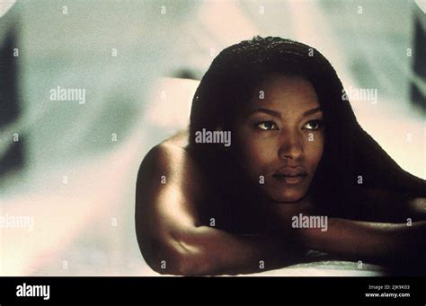 Angela bassett how stella hi-res stock photography and images - Alamy