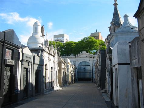 File:Cementerio de la Recoleta - Buenos Aires - Argentina.jpg - Wikimedia Commons