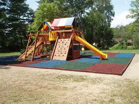 Natural Black (Unpainted) Playground Rubber Mulch in Washington | Shredded Rubber Playround Mulch