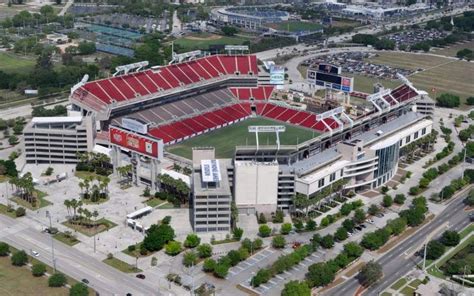 Raymond James Stadium - Aerial - Tampa Bay Buccaneers | Raymond james stadium, Stadium, Nfl stadiums