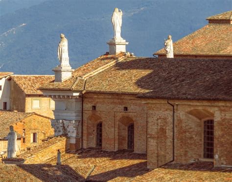 Premium Photo | Urbino houses of old city