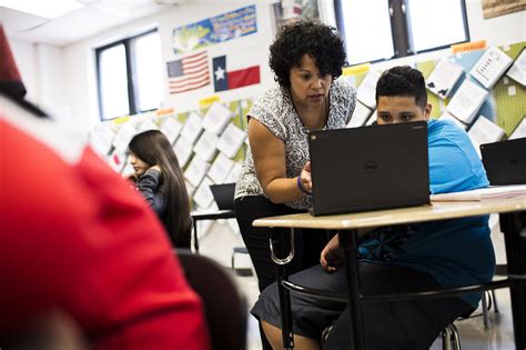 To Help Students Succeed, Fulmore Middle School Teachers Change How They Talk | KUT