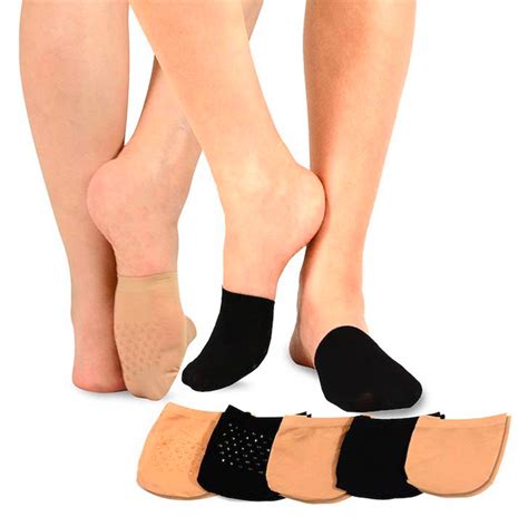 13 Best No-Show Socks for Women That Won’t Slip Down – Footwear News