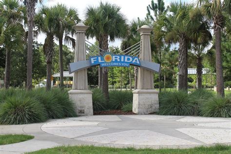 The World's Best Sight Is Surprisingly A Road Sign Saying Welcome To Florida