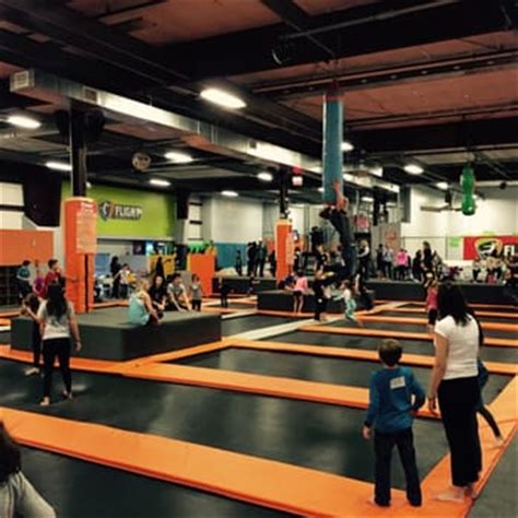 Flight Trampoline Park - 29 Photos & 49 Reviews - Trampoline Parks ...