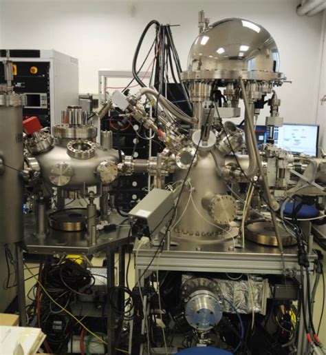 This X-ray photoelectron spectrometer uses the principles of X-ray spectroscopy to measure the ...