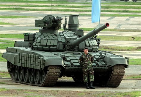 Nicaraguan Army T-72B MBT : TankPorn