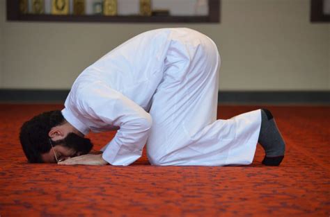 Learn How to Perform Namaz - Beginners Step by Step Guide