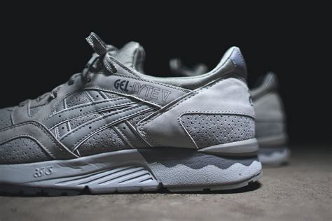 ASICS Gel Lyte V “Light Grey” | SBD