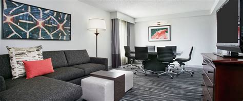 Embassy Suites Hotel Near Orlando Airport