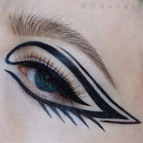 10 Prettiest Black Eyeliner Looks | Fashionisers©