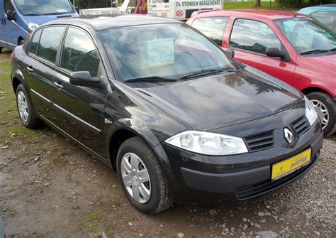 File:Renault Mégane II Phase I Viertürer 1.4 16V Authentique.JPG ...