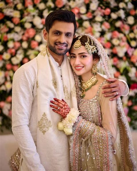 Shoaib Malik And Sana Javed Get Married | Reviewit.pk