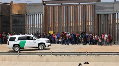 Border crossing by asylum-seeking migrant families hit record in April