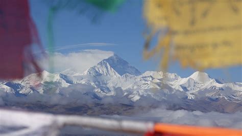 Mount Qomolangma - Climbing