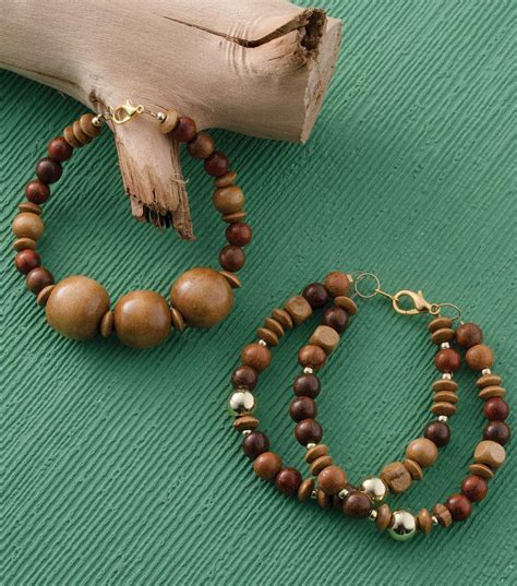 How To Make Wood Beaded Bracelets | Wood beads jewelry, Beaded jewelry ...