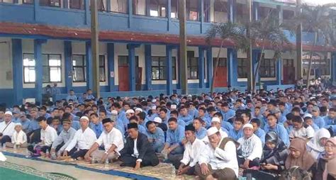 SMKN 1 Cibinong"Membangun Akhlak Dengan Mencintai Islam Melalui Sholat Serta Tilawah ...