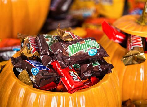 50 Best and Worst Halloween Candies—Ranked! | Eat This Not That!