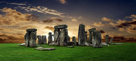 Major New Discovery that Rewrites History of Stonehenge