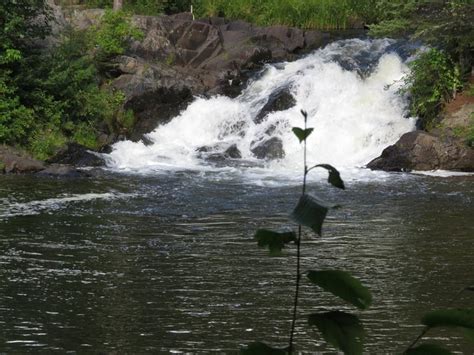 8 Easy Waterfall Hikes In Wisconsin You Can Enjoy In One Day