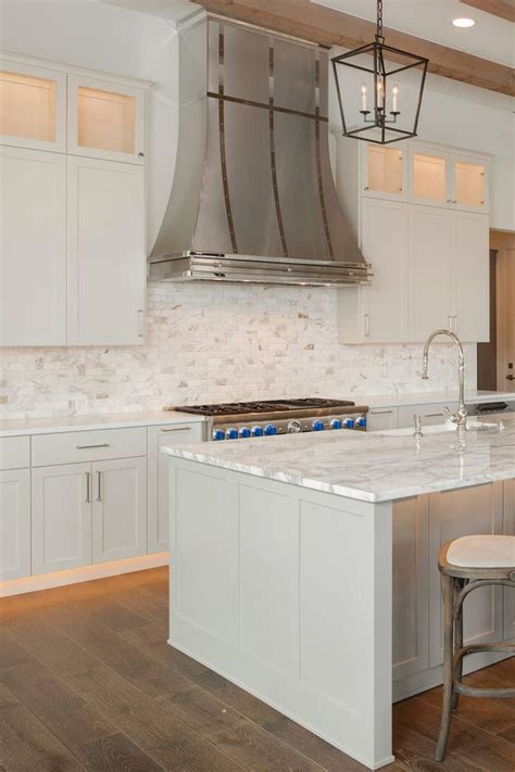 31+ ( Luxury ) Calacatta Gold Marble Backsplash & Countertop Ideas | Calacatta gold kitchen ...