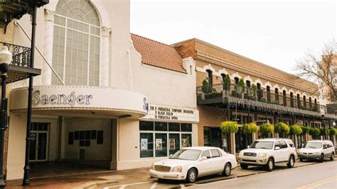 Downtown Pensacola, FL Guide: Restaurants & Nightlife