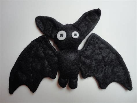 Bat plushie by Traumfaengerin-Wish on DeviantArt