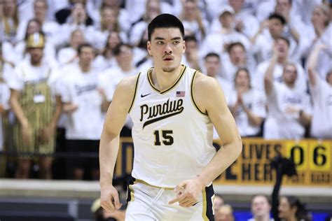 Giant Purdue star Zach Edey's mom is almost as big as him | Flipboard