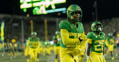 Oregon Ducks climb into top-10 in latest coaches poll - On3