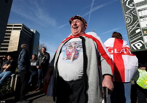 Ex-EDL leader Tommy Robinson and followers protest outside BBC HQ in ...