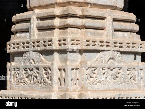 Ornate Stone Carvings at Ranakpur Jain Temple, Rajasthan, India Stock ...